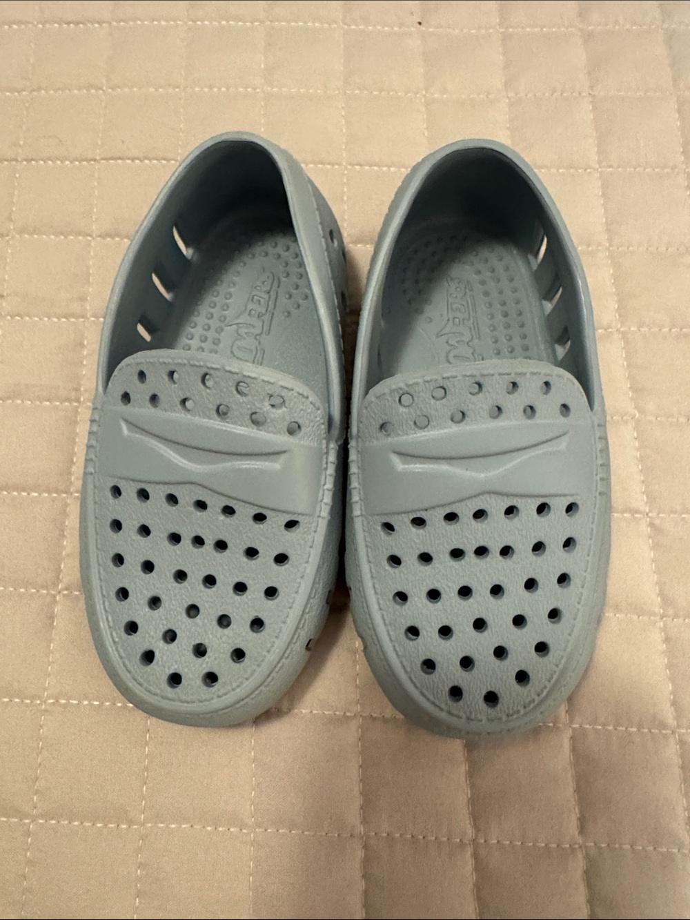 Floafers size 5 shoe light blue/grey